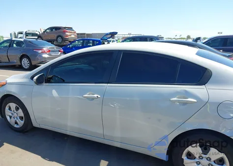 2015 Kia Forte Lx из США, поврежденный, VIN KNAFK4A64F5335396